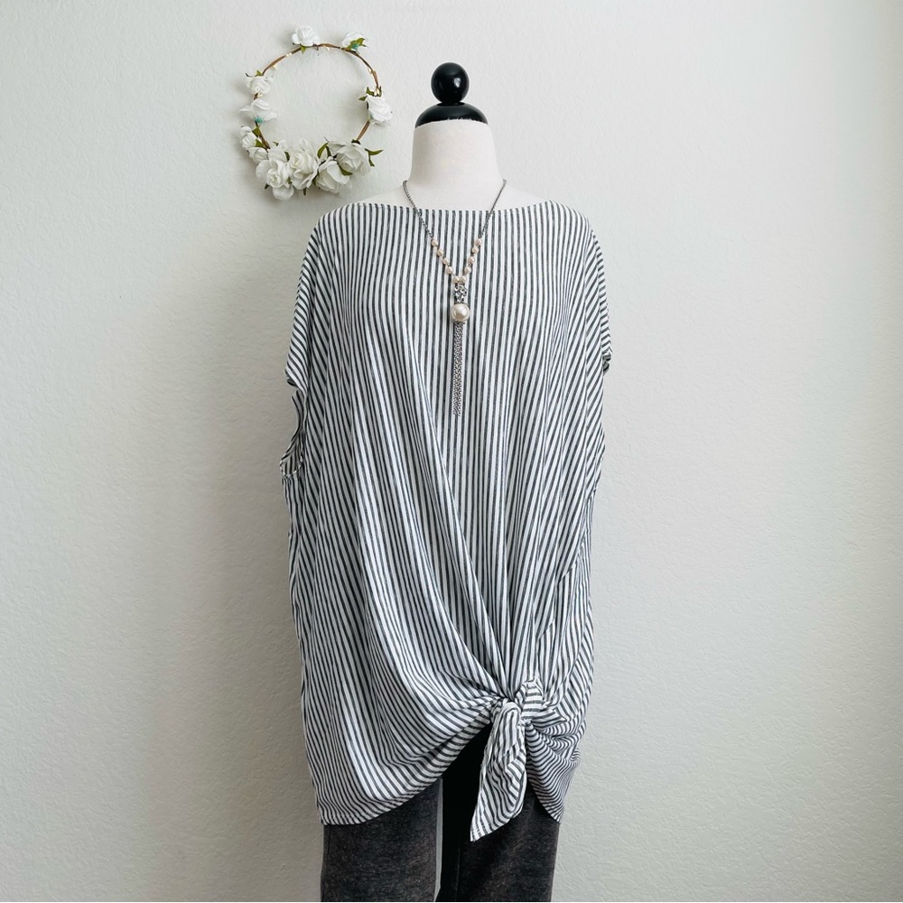 Max Studio Tie-Front Short Sleeve Top/Tunic - Picture 13 of 13
